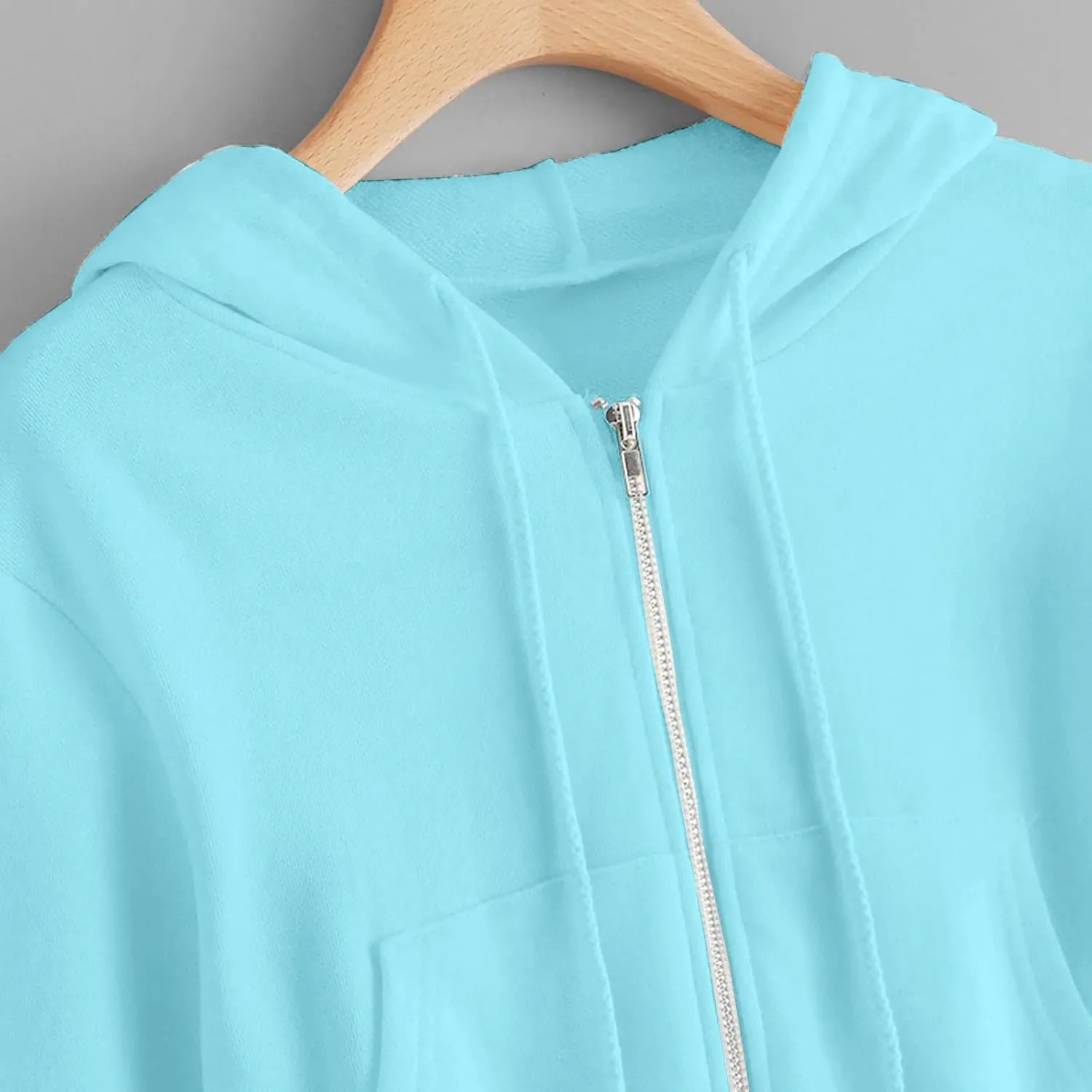 Hoodies for Women Cropped Zip up Hoodie Trendy Long Sleeve Sweatshirts Casual Comfy Workout Jacket with Pocket