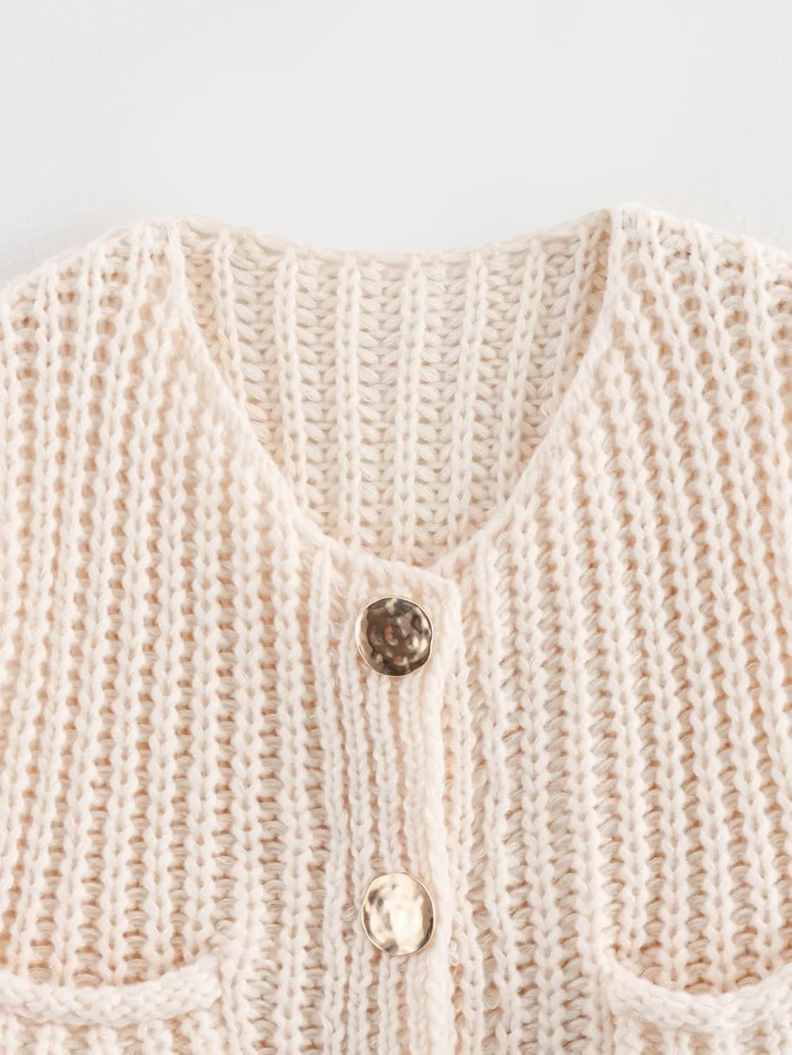 Women Crochet Knit Chunky Sweater Vest Button Down Sleeveless Knitted Crop Top Short Cardigan Vest with Pockets