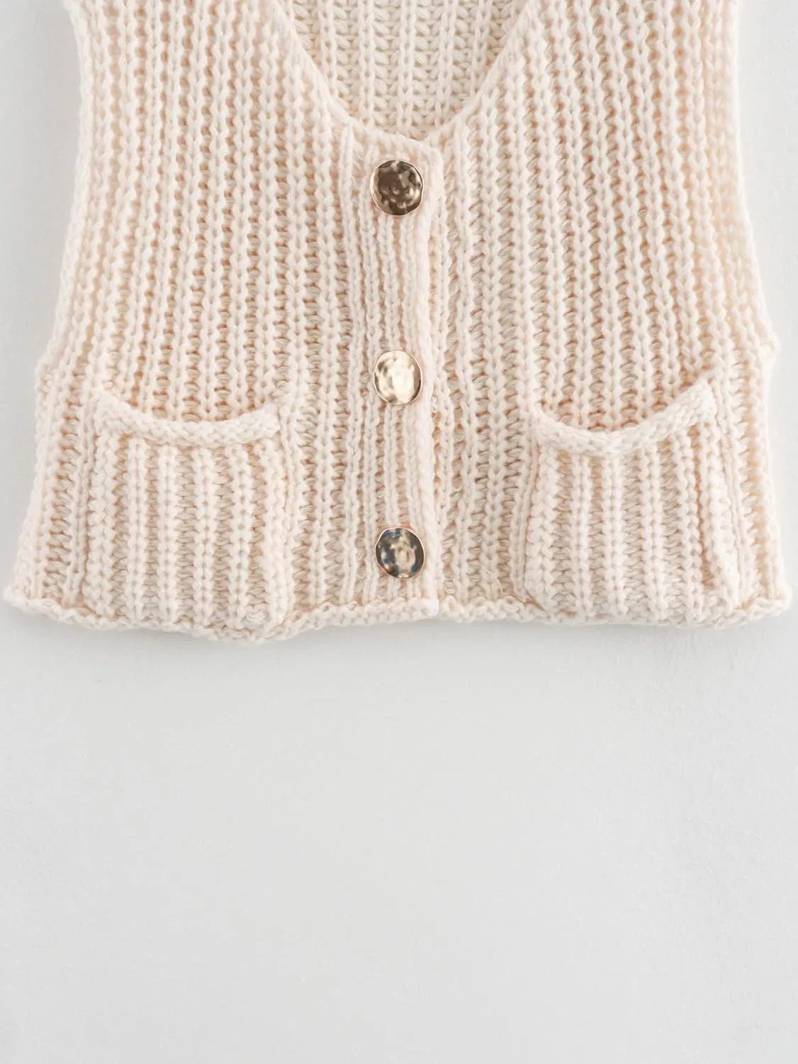 Women Crochet Knit Chunky Sweater Vest Button Down Sleeveless Knitted Crop Top Short Cardigan Vest with Pockets